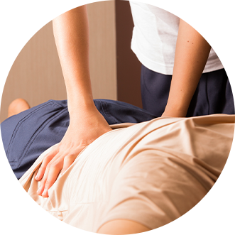 リラックスできる整体施術の様子